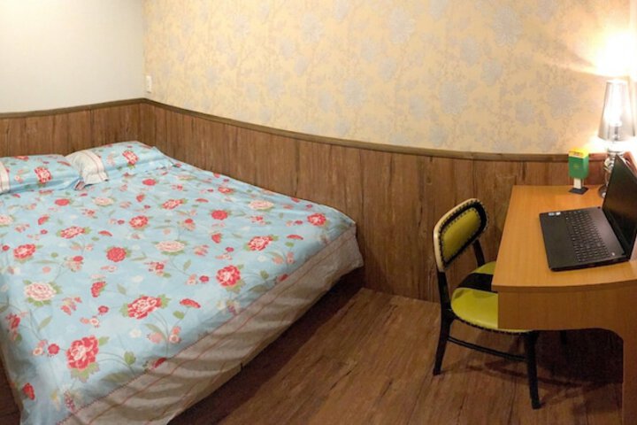 Room 25 of 81