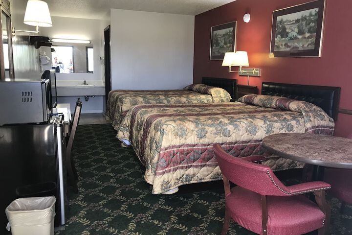 2 Double Beds (33 of 51)