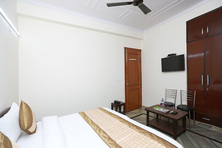 Room 10 of 21