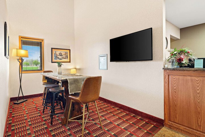 Hotel Interior 6 of 38