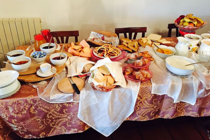 Breakfast/Coffee Service 26 of 42