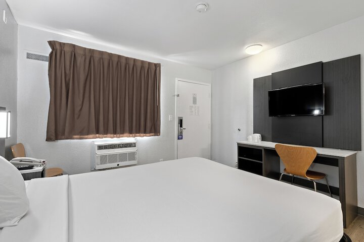 Deluxe Queen Room (9 of 16)