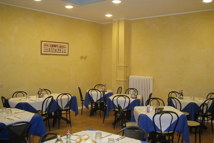 Dining 15 of 20