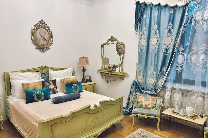 Room 11 of 52