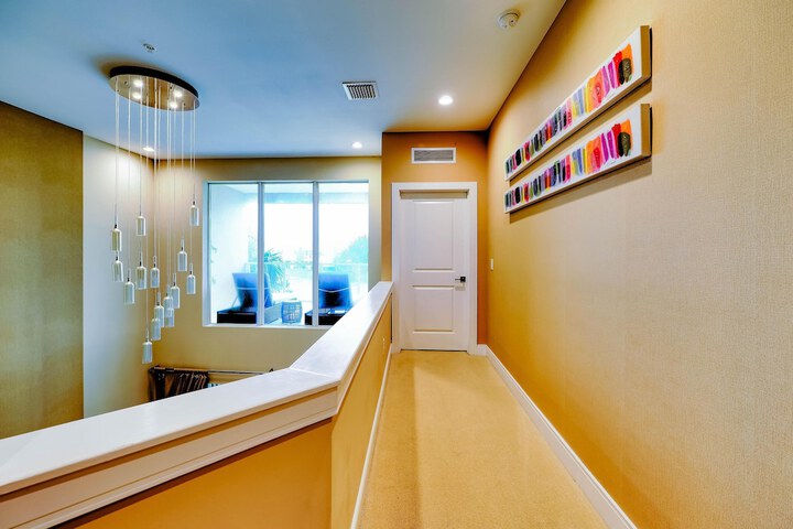 Room 5 of 34