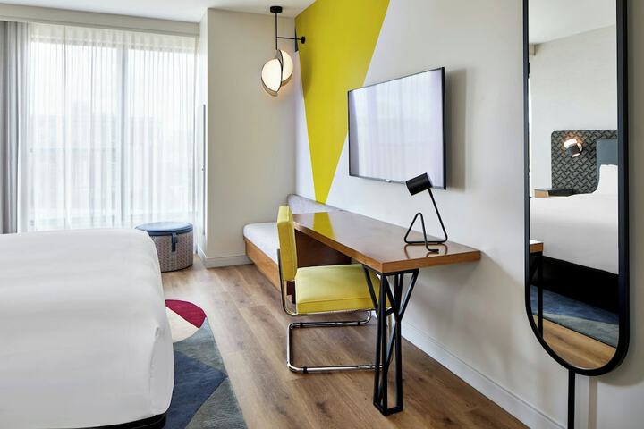 Room 10 of 95