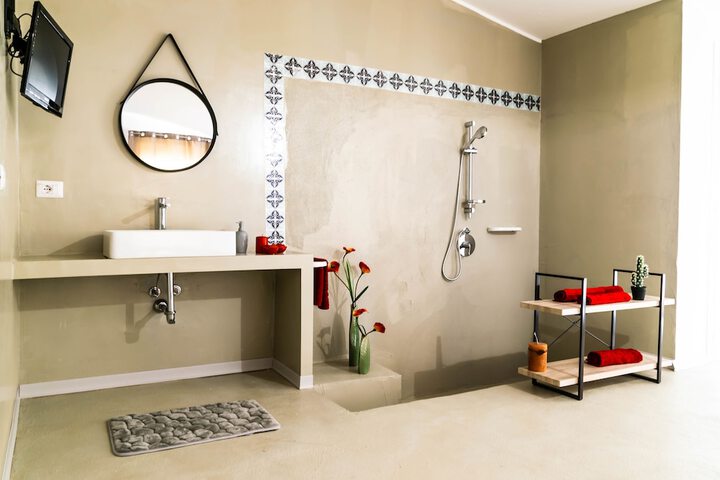 Room 25 of 27