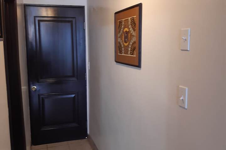 Room 33 of 86