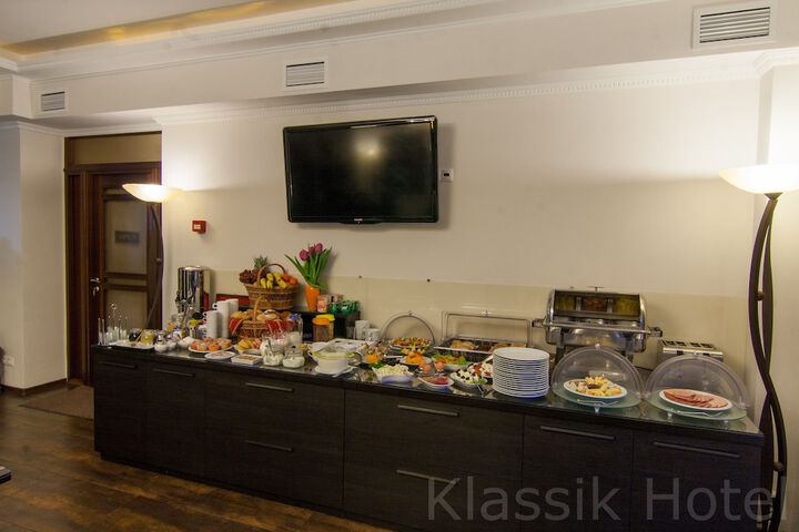 Breakfast/Coffee Service 143 of 151