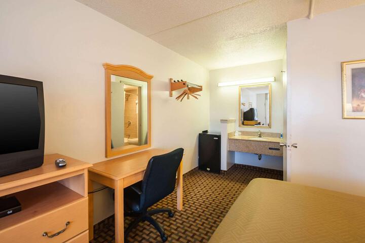 Standard Room, King or Two Doubles (1 of 6)