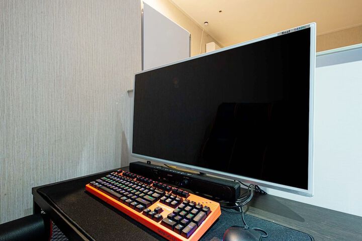 Room 12 of 28