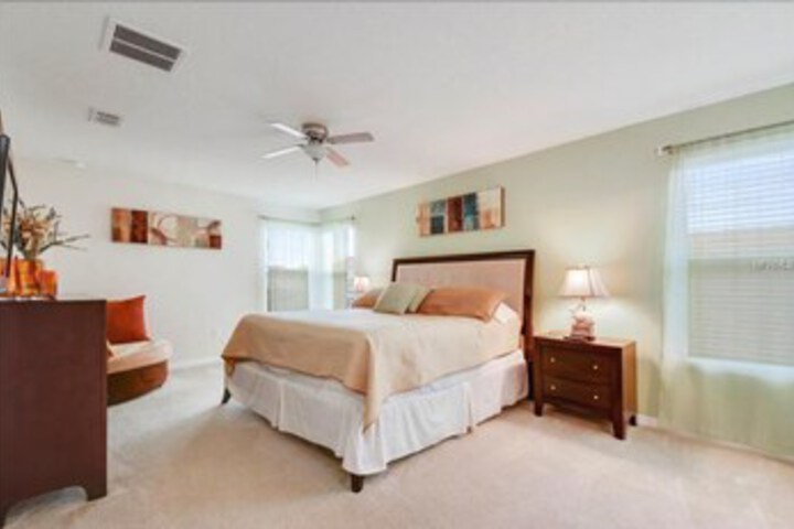 Room 16 of 19