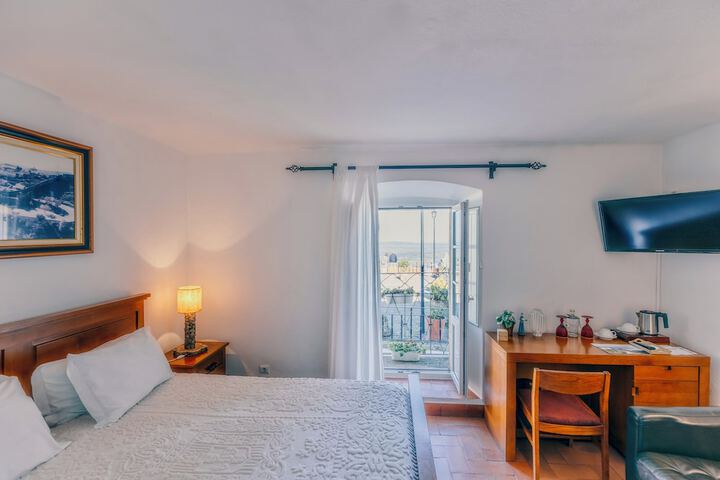 Room 12 of 84