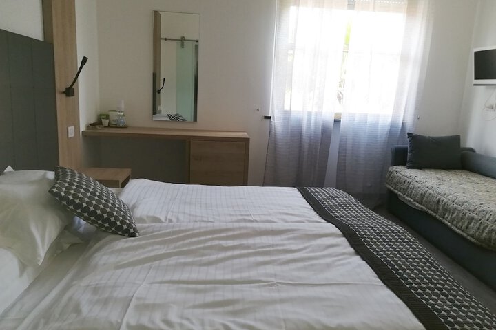 Room 25 of 79