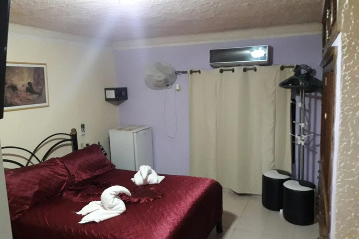 Room 6 of 14