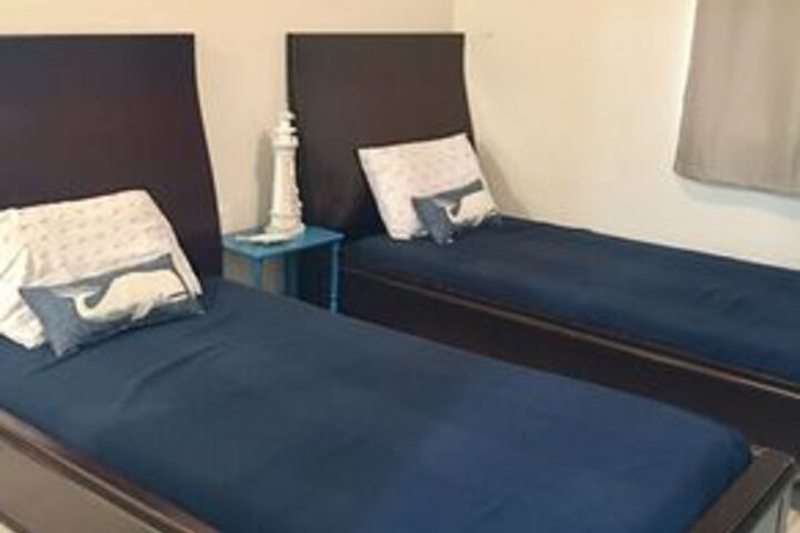 Room 9 of 25