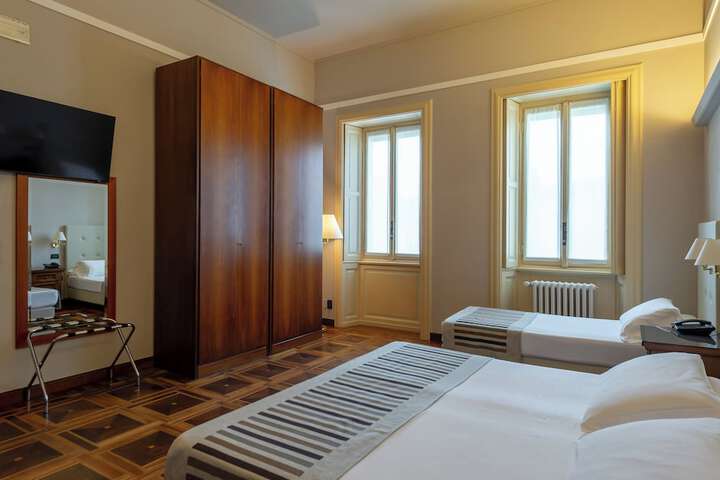 Room 15 of 61