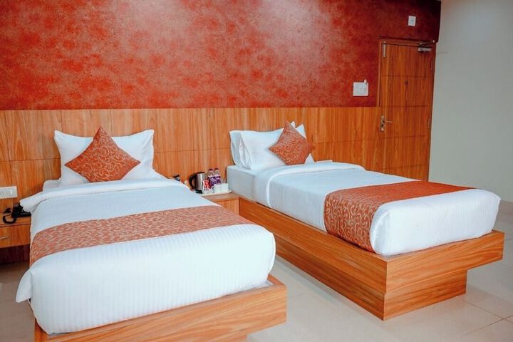 Room 10 of 20