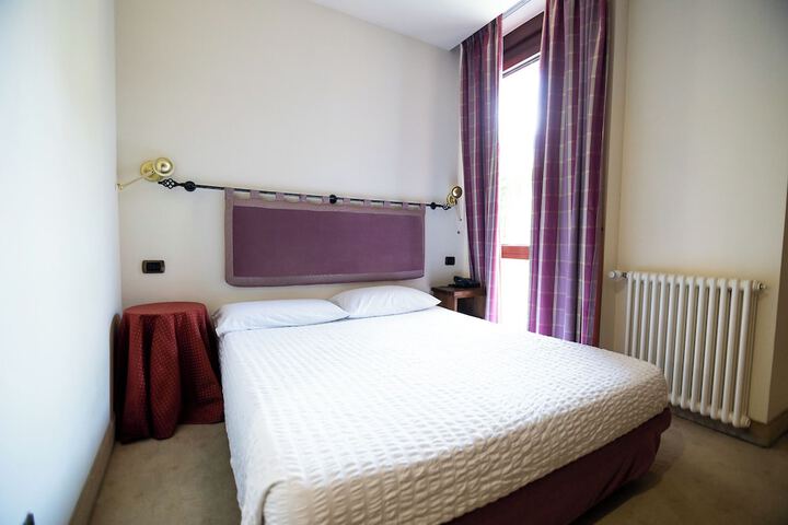 Room 32 of 57
