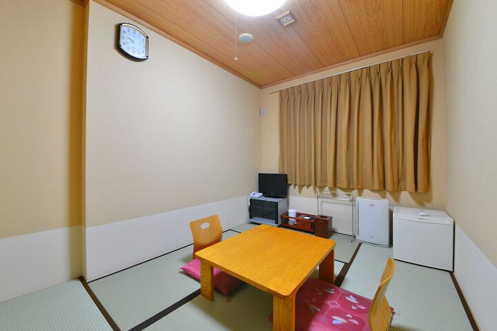 Room 4 of 26
