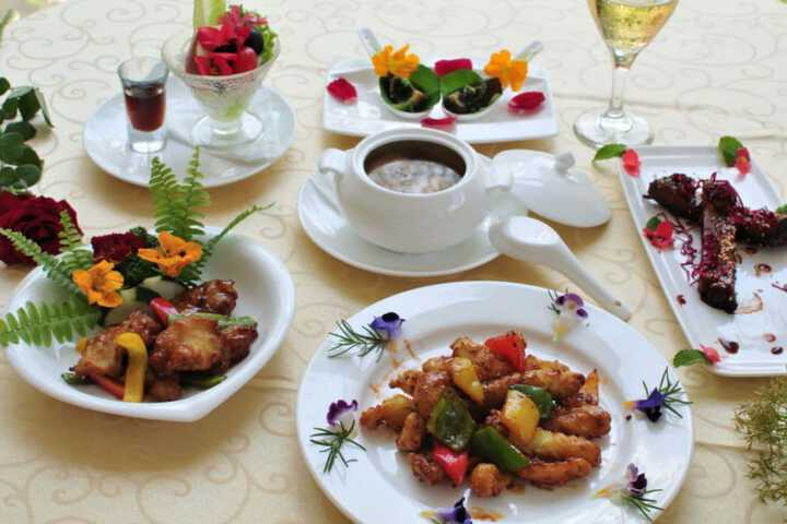 Dining 77 of 145
