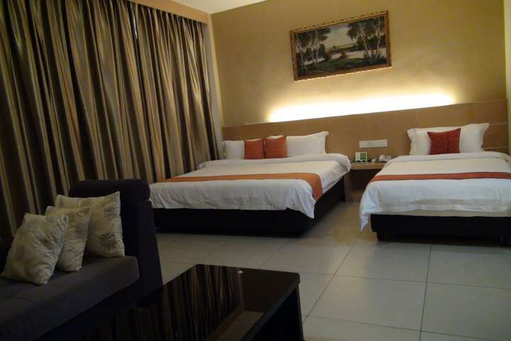 Room 6 of 43