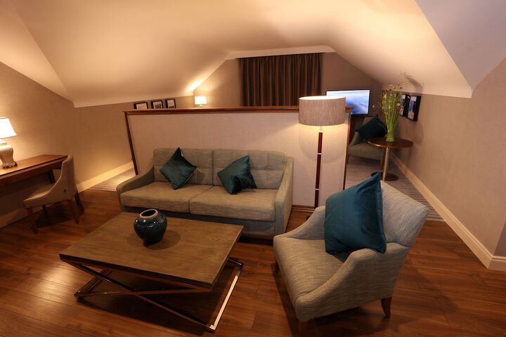 Room 8 of 27