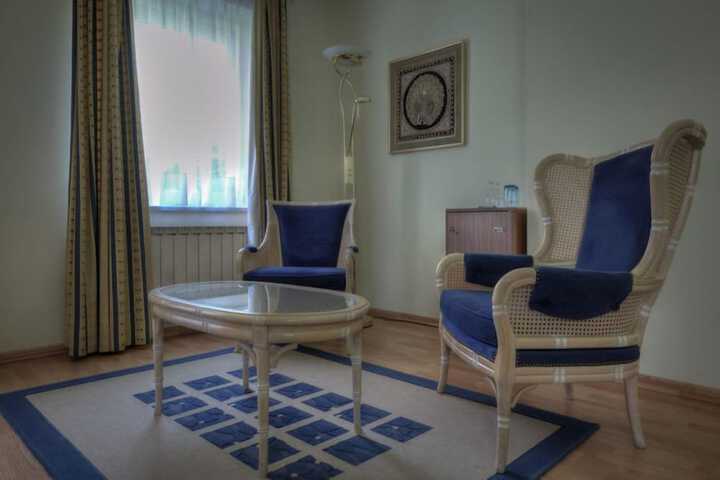 Room 28 of 39