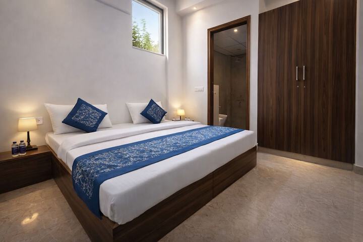 Room 8 of 37
