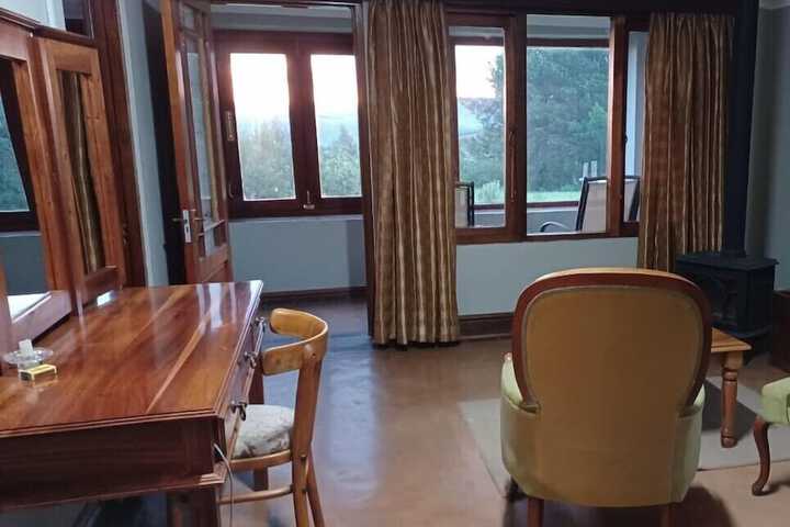 Room 52 of 96