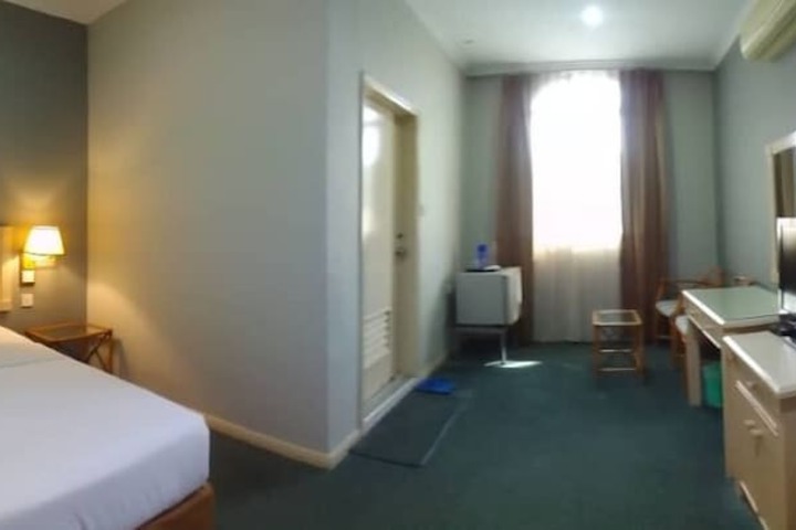 Room 14 of 15