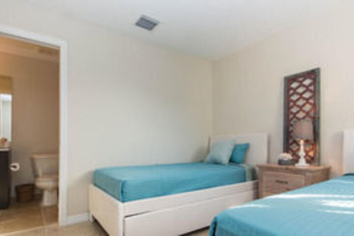Room 93 of 524