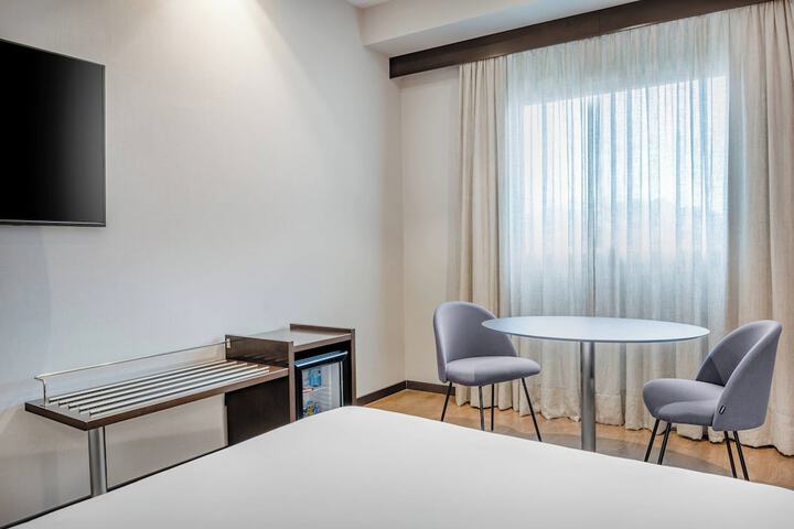Room 8 of 49