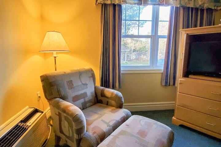 Room 12 of 153