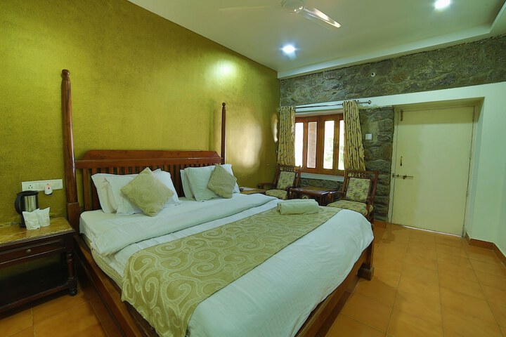 Room 32 of 77