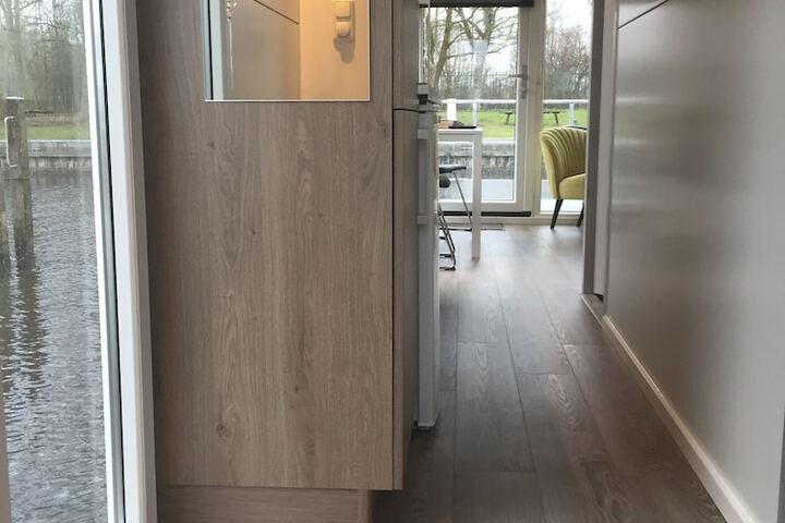 Room 9 of 50