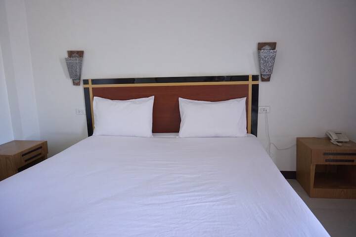 Room 4 of 38