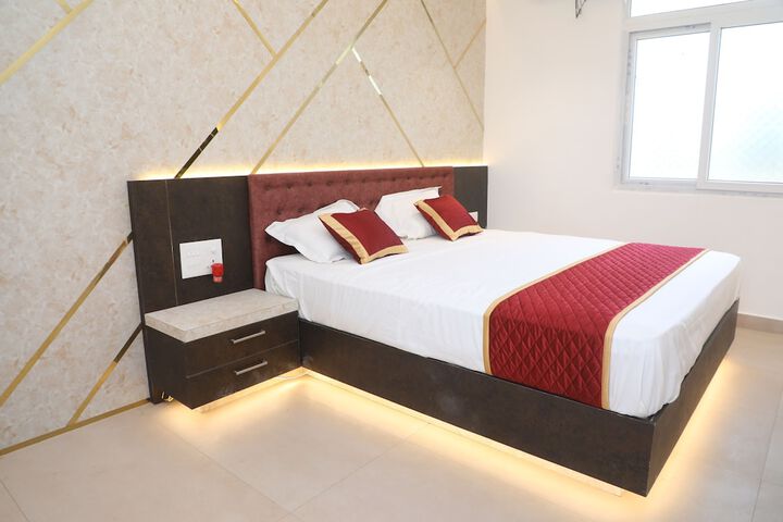 Room 3 of 37
