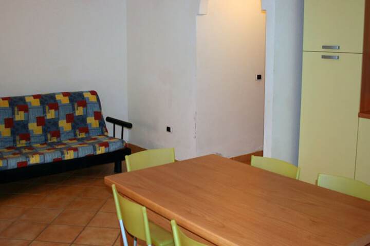 Room 8 of 32