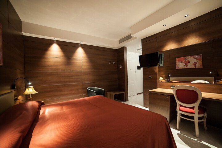 Room 10 of 31