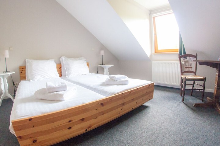 Room 8 of 58