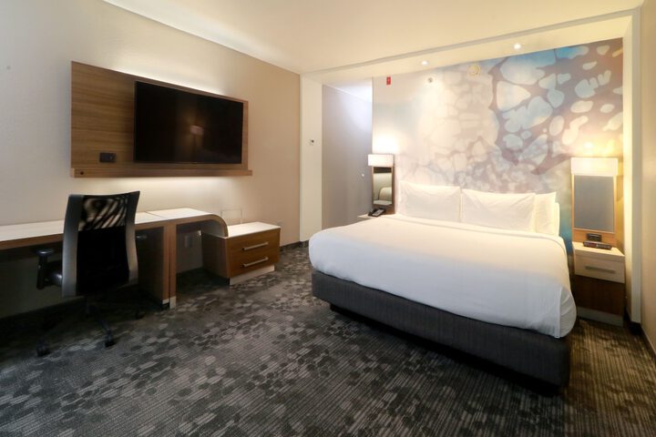 Room 10 of 85