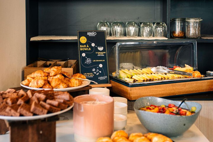 Breakfast/Coffee Service 62 of 87