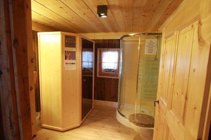 Room 6 of 32