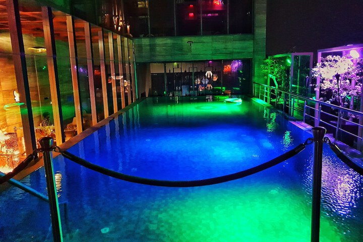 Pool 32 of 61