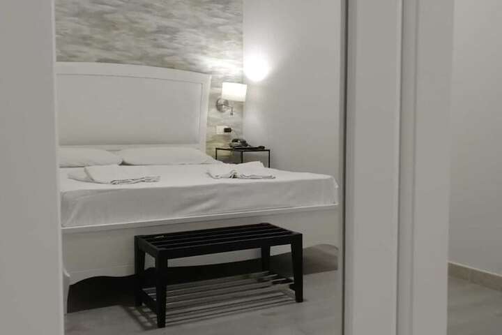 Room 2 of 47