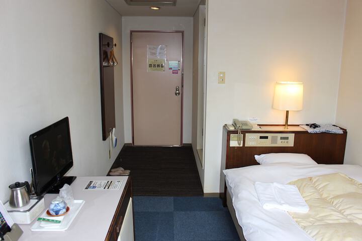 Room 23 of 64