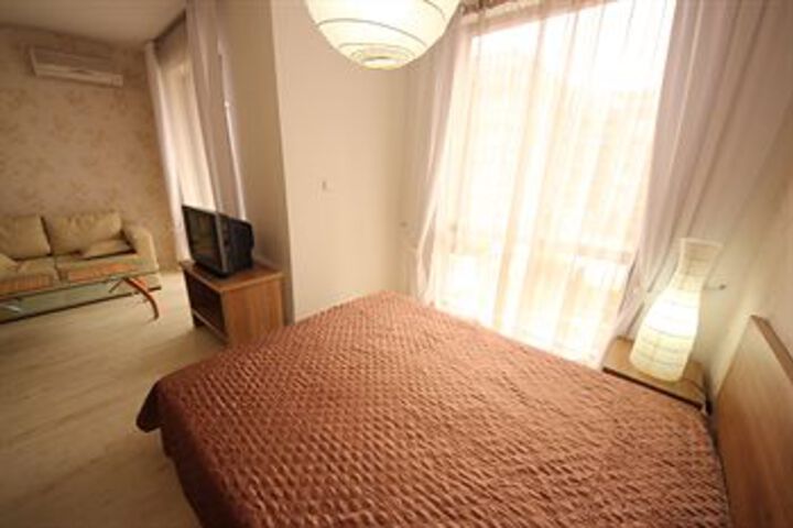 Room 57 of 153