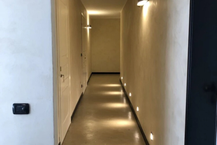 Room 10 of 13