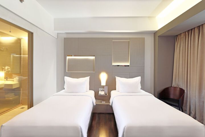Room 21 of 53